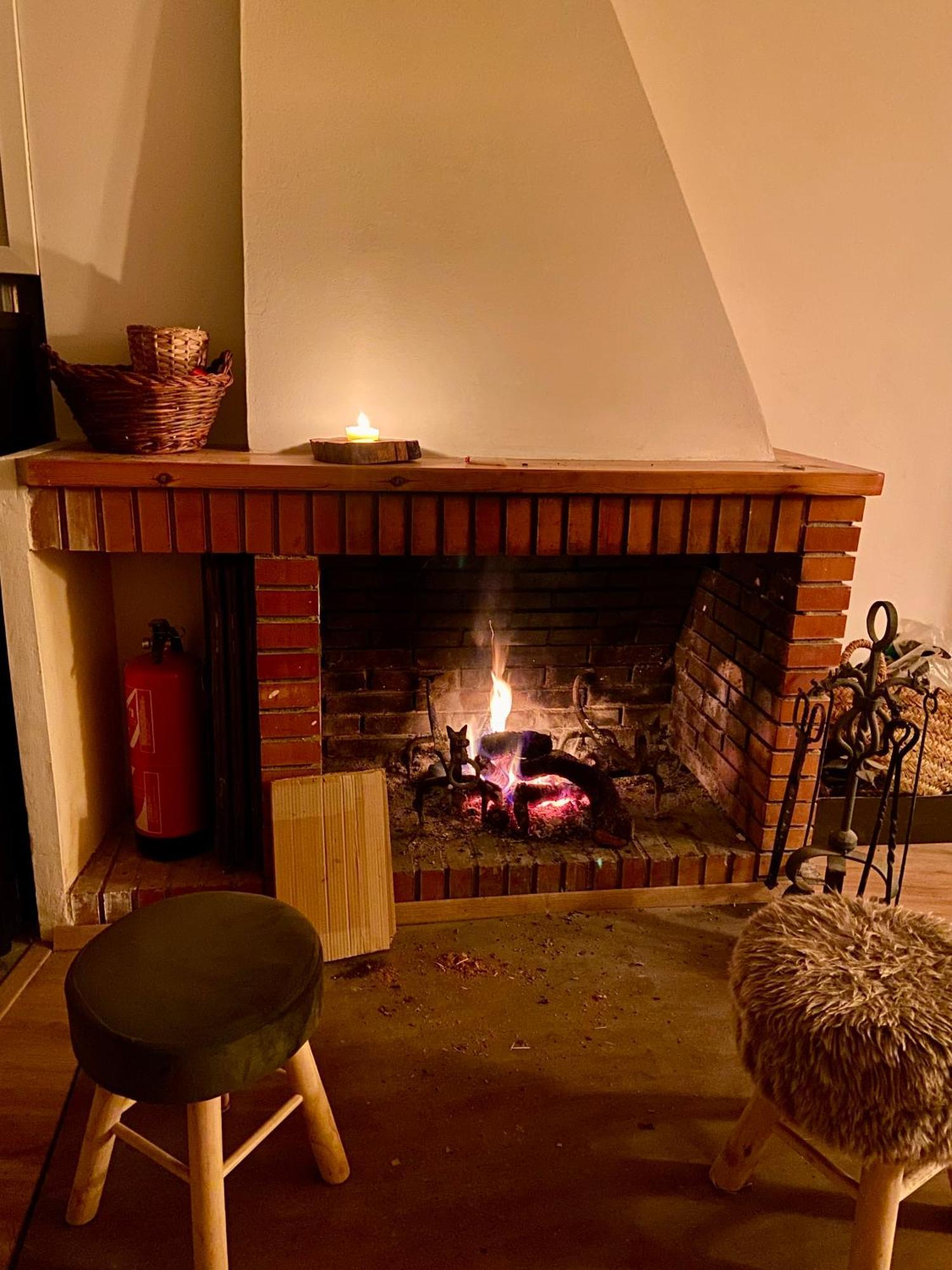 Vila Casa Acollidora I Familiar Amb Jardi I Barbacoa Ager Exteriér fotografie