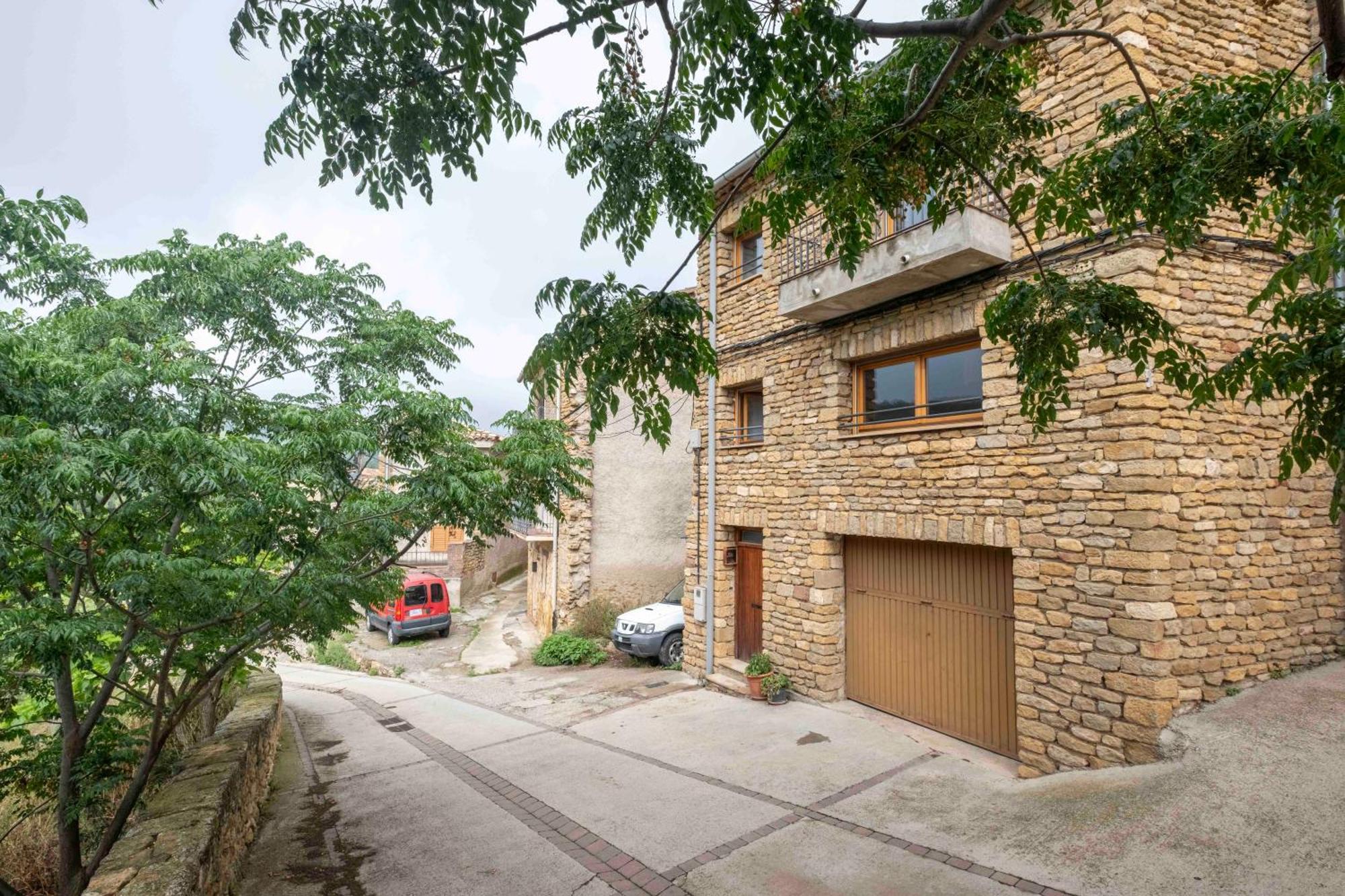 Vila Casa Acollidora I Familiar Amb Jardi I Barbacoa Ager Exteriér fotografie